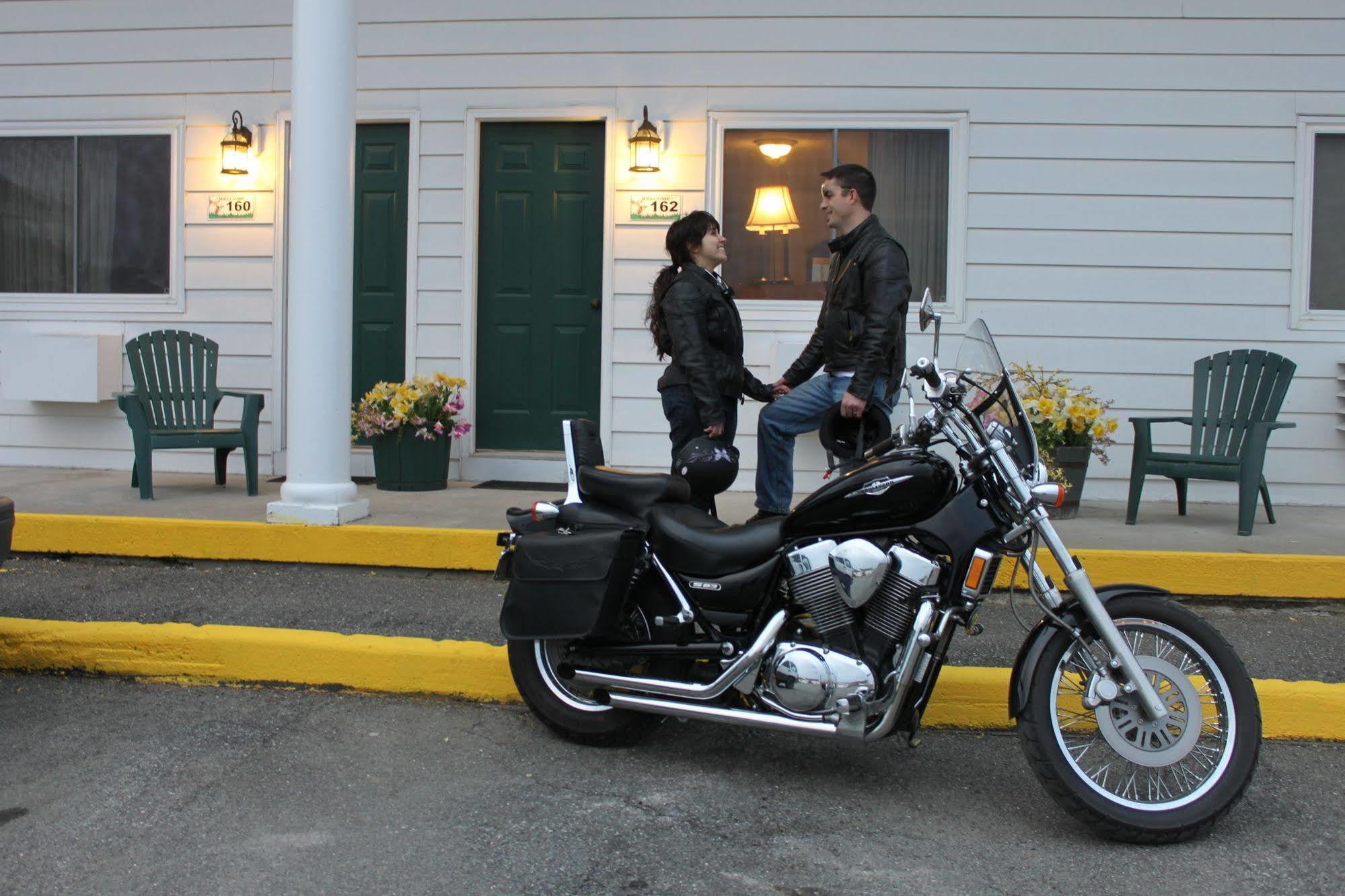 Maine Woods Inn Brewer Exterior photo