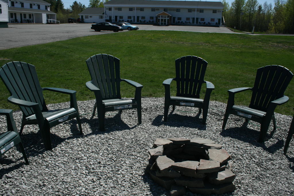 Maine Woods Inn Brewer Exterior photo